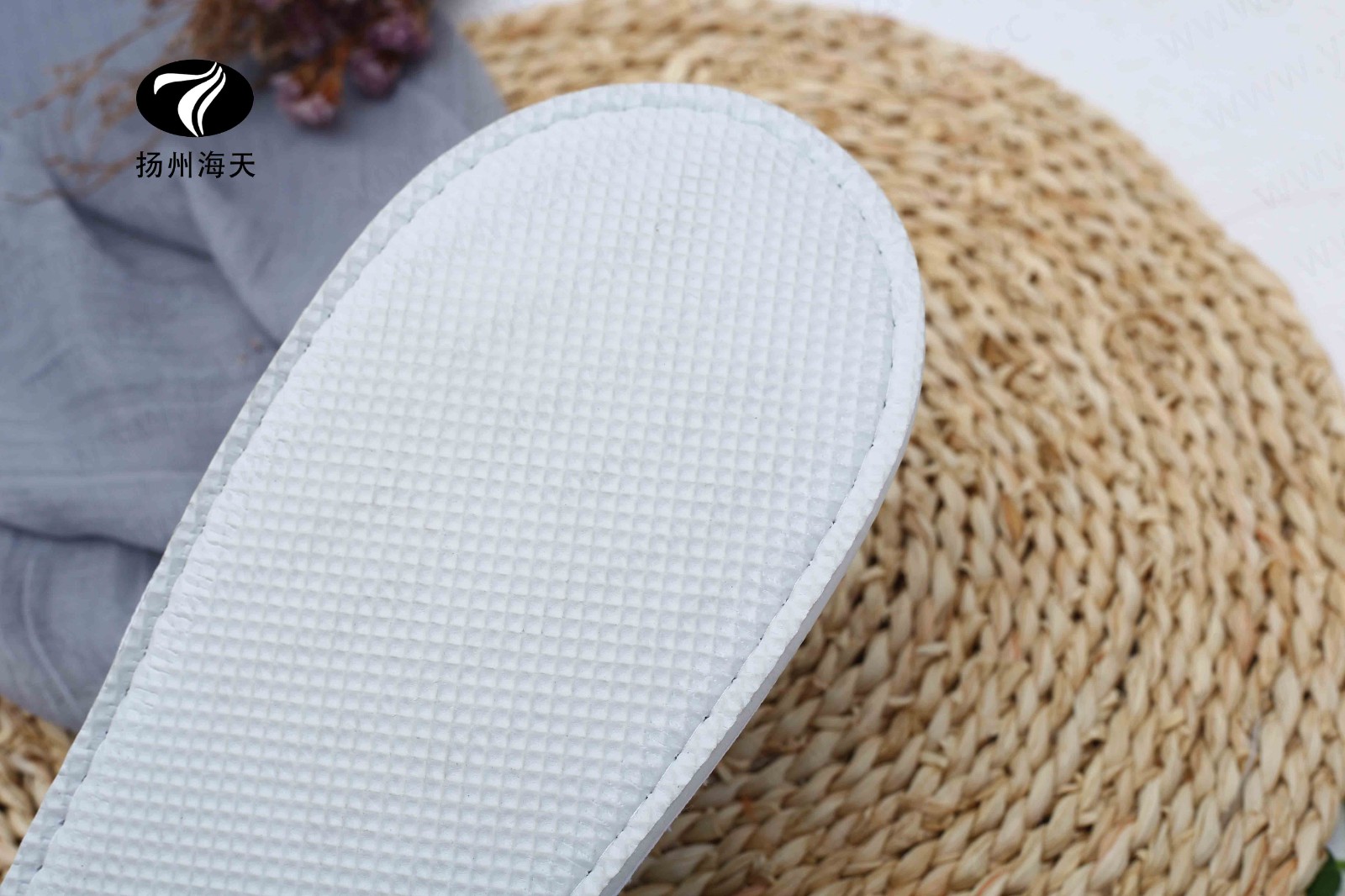 一次性珊瑚绒拖鞋