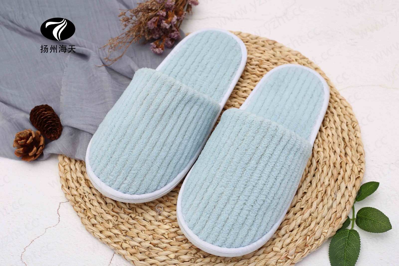 一次性珊瑚绒拖鞋